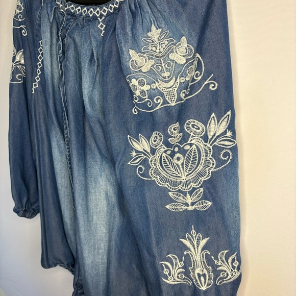 Wrangler Blue Embroidered Button Down Faded Denim Blouse | Size Large - Picture 5 of 8